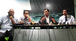 Nurdin Halid Umumkan PSSI Tunda Kongres