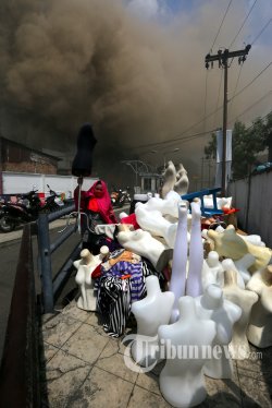 Pemkot Surabaya Dinilai Kekurangan Mobil Pemadam Kebakaran