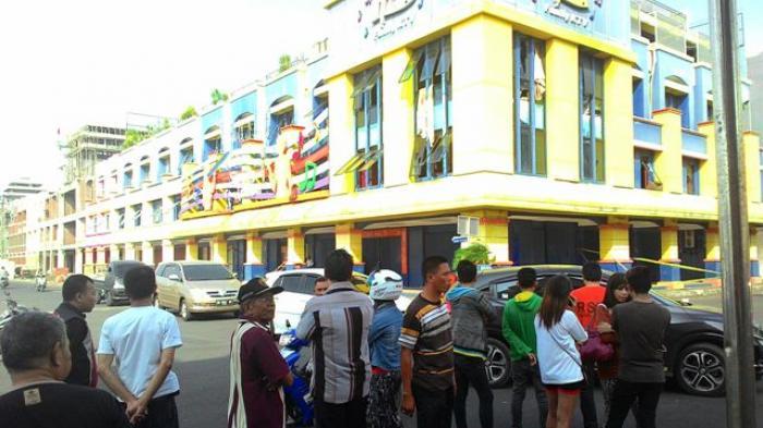 Cemas Anaknya Jadi Korban, Orangtua Cek Lokasi Kebakaran Inul Vizta