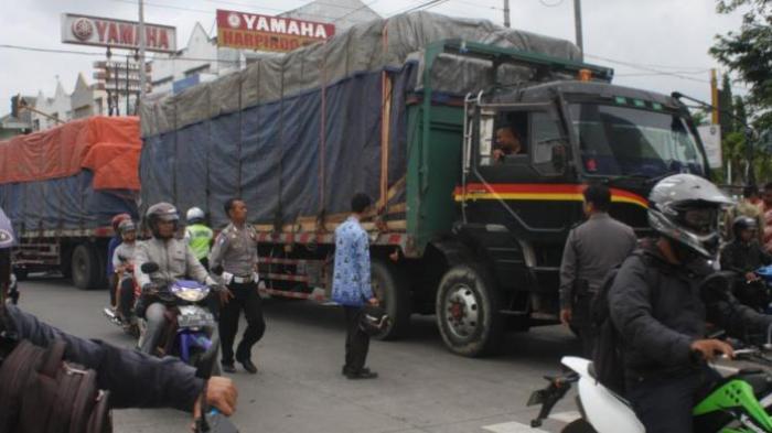 Ilustrasi Truk Gandeng