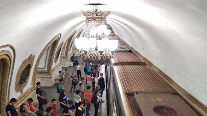 Keindahan Stasiun Metro Moskow yang Seperti Galeri Seni