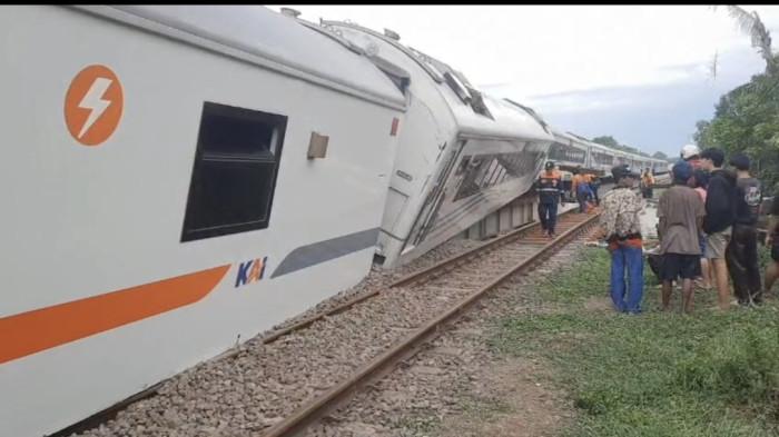 Kereta Purwojaya Relasi Gambir–Kroya Anjlok di Stasiun Kedunggedeh Bekasi, Seluruh Penumpang Selamat