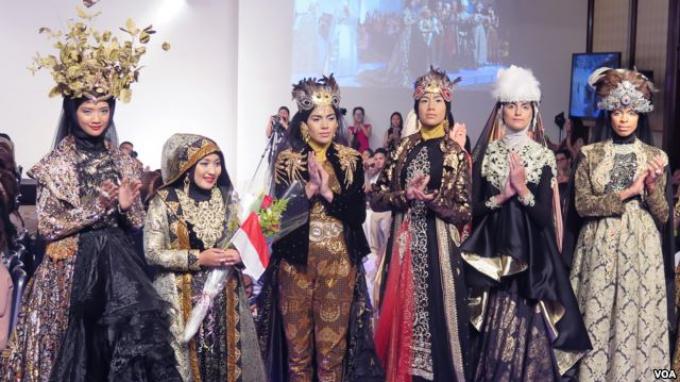Busana Muslim Indonesia Berkiprah di New York Couture Fashion Week
