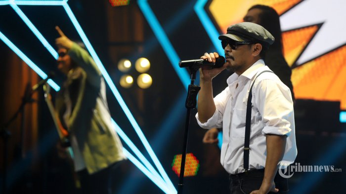 Chord Gitar Kabari Aku - Jamrud: Aku di Sini, Kau Ada di Sana, Membentang Luas Samudra Biru
