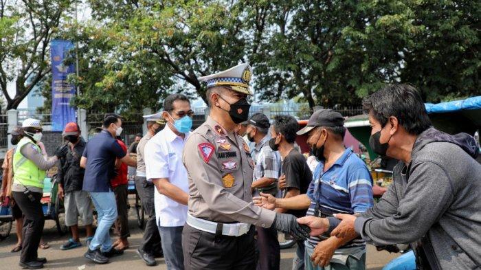 HUT ke-67 Lalu Lintas Bhayangkara, Korlantas Polri Gelar Bakti Sosial untuk Tukang Becak