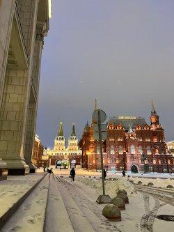 Penampakan Cahaya Hijau Misterius yang Melesat di Langit Moskow, Rusia Dihantam Meteor?