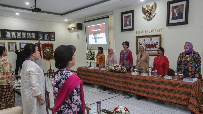 Kowani Berharap Jokowi Canangkan Langsung Hari Kebaya Nasional 2024