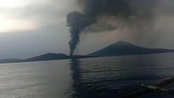 Gunung Anak Krakatau Kembali Erupsi, Masyarakat Diimbau Tidak Mendekat Radius 2 Kilometer