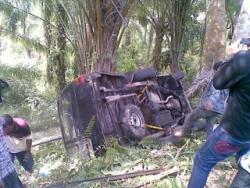 Minibus Masuk Jurang di Batu Gantung Delapan Tewas
