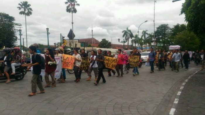 Mahasiswa Yogyakarta Gelar Aksi Longmarch untuk Solidaritas Petani Kendeng Tolak Pabrik Semen
