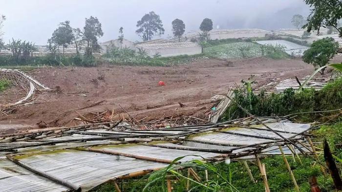 longsor bandung barat cisarua 2