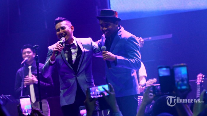 Rio Febrian Tutup Konser Tunggal dengan 'Memang Harus Pisah'