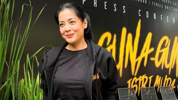 Lulu Tobing Ceritakan Usahanya Berhenti Merokok