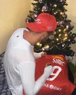 Marko Simic Lelang Jersey Bersejarahnya Untuk Korban Tsunami Banten dan Lampung