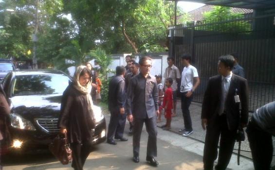 Menlu Marty Datang ke Rumah Duka