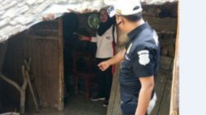 Jasad Nenek Salami Terbungkus Karung Ditemukan di Kandang Ayam, Terungkap dari Bercak Darah
