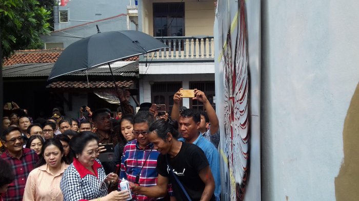Megawati Ditemani Puan dan Djarot Nyoblos di TPS Kebagusan
