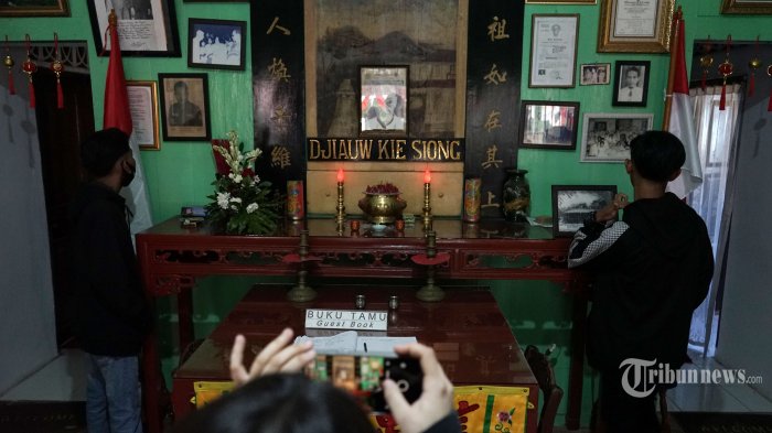 Suasana Rumah Sejarah Rengasdengklok atau rumah pengasingan Bung Karno dan Bung Hatta di Rengasdengklok, Karawang, Jawa Barat, Minggu (16/8/2020). Rumah milik Djiauw Kie Siong tersebut dahulunya menjadi tempat pengasingan Bung Karno dan Bung Hatta oleh kelompok pemuda untuk tujuan mempercepat Proklamasi Kemerdekaan RI. Tribunnews/Irwan Rismawan