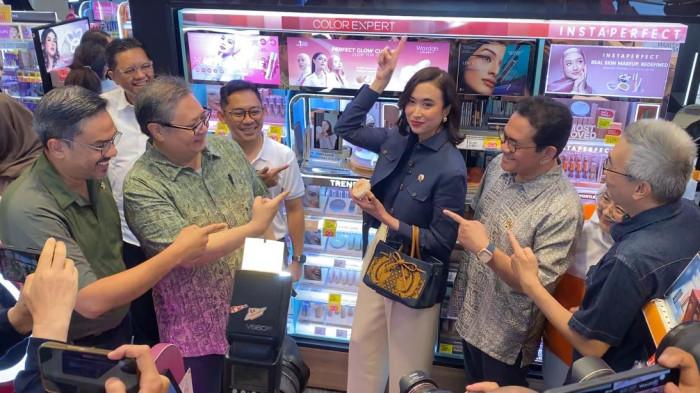 menteri di pim 787