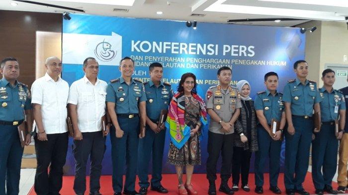 Menteri Kelautan dan Perikanan Susi Pudjiastuti saat menghadiri konferensi pers 