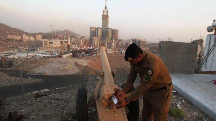 Tembakan Meriam Jadi Tanda Waktu Berbuka Puasa di Timur Tengah