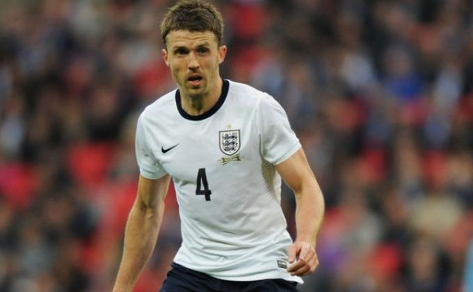 Michael Carrick Starter Lawan Polandia