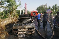 Mobil Anggota Reskrim Polres Madiun Ludes Terbakar