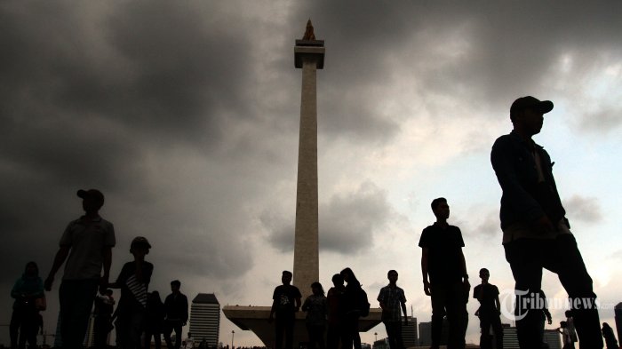 Prakiraan Cuaca DKI Jakarta Besok, 28 Oktober 2025: Potensi Hujan Ringan di Ibu Kota