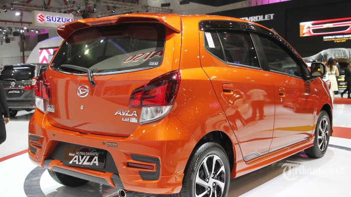 PT Astra Daihatsu Motor (ADM) selaku Agen Pemegang Merek (APM) Daihatsu di Indonesia meluncurkan New Astra Daihatsu Ayla, pada ajang Indonesia International Motor Show (IIMS) 2017, di JIExpo Kemayoran, Jakarta Pusat, Kamis (27/4/2017). New Astra Daihatsu Ayla memiliki tiga kelebihan utama yaitu powerful, stylish, dan nyaman. Mobil ini dihadirkan dengan dua pilihan mesin yaitu 1.2L dan 1.0L. 