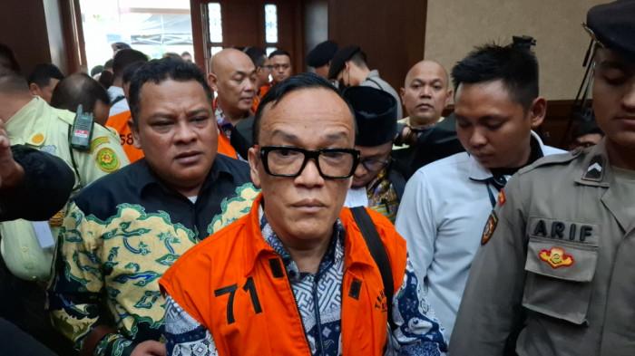 SIDANG IMMANUEL EBENEZER - Eks Wamenaker Immanuel Ebenezer alias Noel, jelang sidang lanjutan kasus dugaan pemerasan dalam kepengurusan sertifikasi K3 di Kemnaker, di Pengadilan Tipikor Jakarta Pusat, Senin (2/2/2026). Noel menyebut, KPK tidak berwenang memberikan perintah kepadanya untuk tidak beropini kontraproduktif.