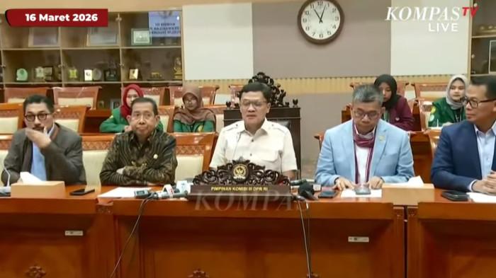 PENYIRAMAN AIR KERAS - Konferensi pers Komisi III DPR RI terkait kasus penyiraman air keras terhadap Wakil Koordinator Komisi untuk Orang Hilang dan Korban Tindak Kekerasan (KontraS), Andrie Yunus di kompleks parlemen, Senayan, Jakarta, Senin (16/3/2026).   /Youtube Kompas.TV