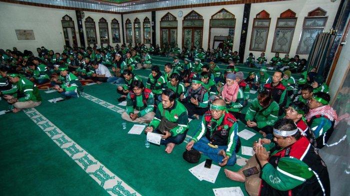 Ribuan Driver Ojol di Puluhan Kota Gelar Doa Bersama untuk Palestina
