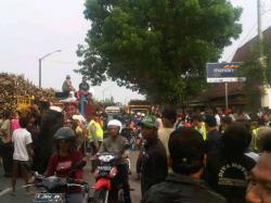 Pabrik Gula Ditutup, Petani Tebu Demo