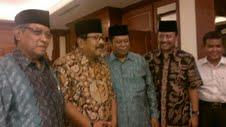 Pakde Karwo-Gus Ipul Minta Doa Restu ke PBNU