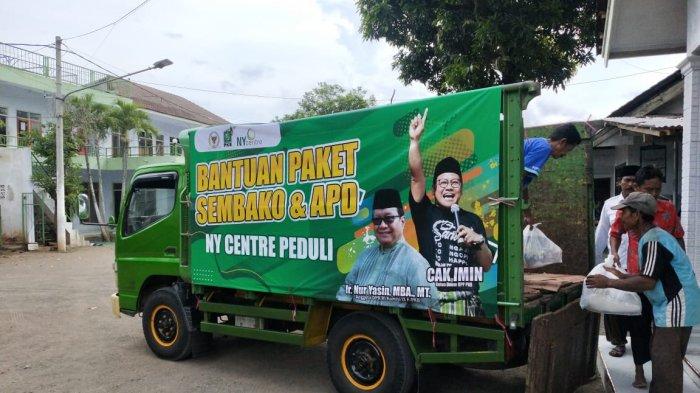 Politisi PKB Bagikan Sembako ke Warga Terdampak Covid-19 di Jember dan Lumajang