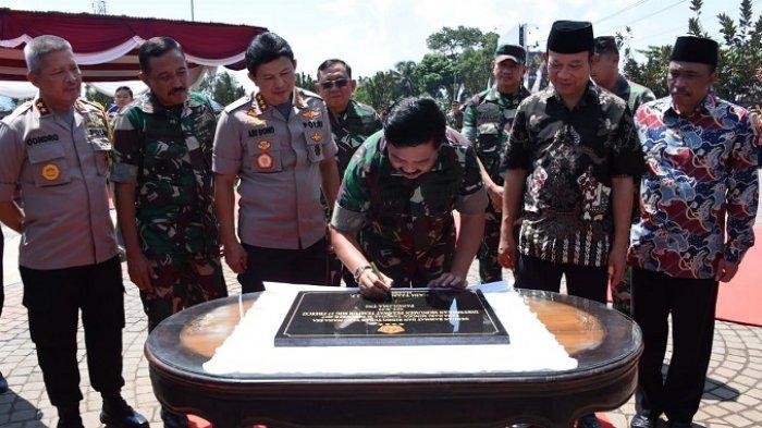 Panglima TNI : Monumen Pesawat MIG 17 Fresco Bukti Sejarah Perjuangan Bangsa Indonesia