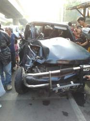 Panther Ringsek Diseruduk KRL di Kawasan Bandengan