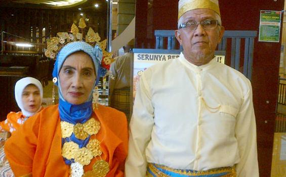 Ilham Azis Pun Ikut Nikah Massal