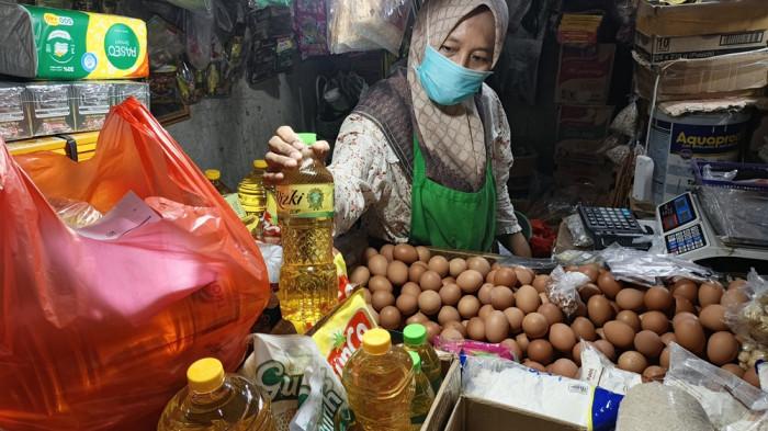 MINYAKITA LANGKA DAN MAHAL - Pedagang sembako di Pasar Minggu dan Lenteng Agung, Jakarta Selatan, tak lagi berharap bisa jual Minyakita dengan kondisi harga yang mulai mahal dan ketersediaan stok yang langka, Kamis (14/5/2026).