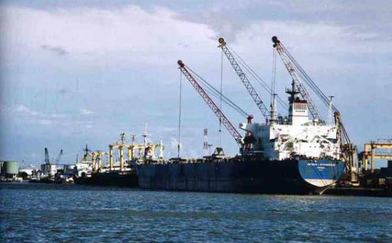 Terminal teluk Lamong Ditargetkan Beroperasi Mei 2014