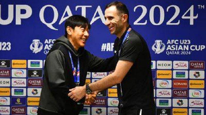 Pelatih Timnas Indonesia, Shin Tae-yong dan pelatih Uzbekistan Timur Kapadze sebelum bentrok di Semifinal Piala Asia U23 2024