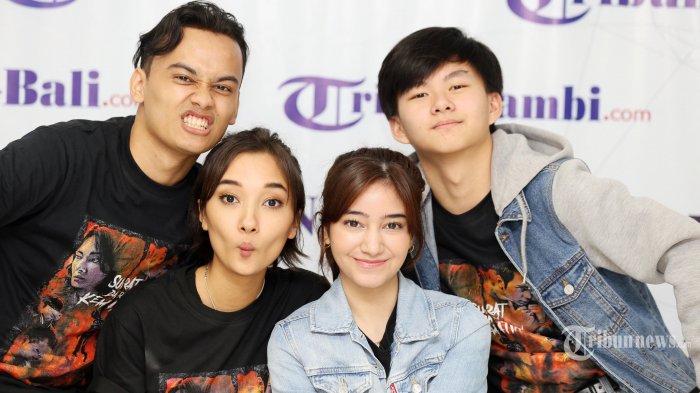 Jadi Primadona Kampus di Film Surat Dari Kematian, Dannia Salsabilla Rebutan Para Pria