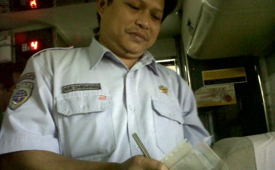 Pascapembajakan, Polisi Periksa Langsung Tiket Penumpang