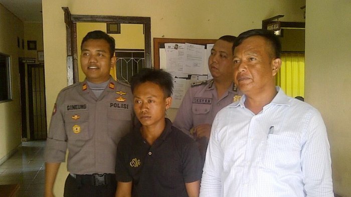 Pemuda  Ini Gagahi ABG di Gubuk di Tengah Kebun Sawit