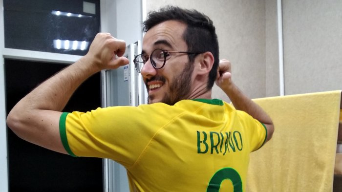 Pendukung Brasil Ini Cari Jodoh di Rusia Pakai Tinder