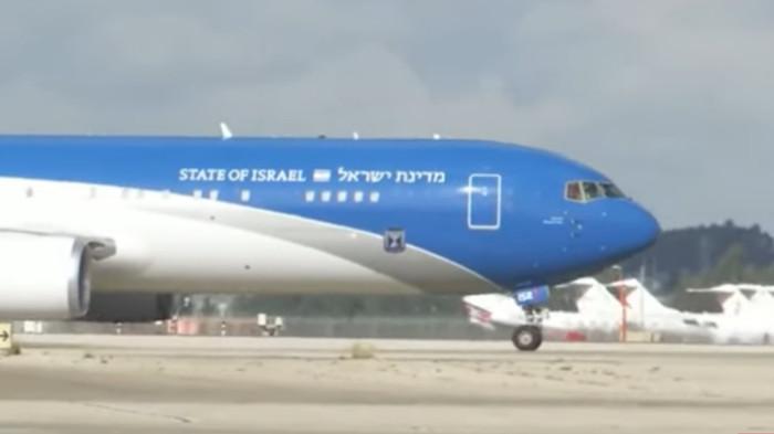 PENERBANGAN NETANYAHU - Tangkapan layar YouTube The Economic Times pada Rabu (11/2/2026) yang menampilkan Wing of Zion.