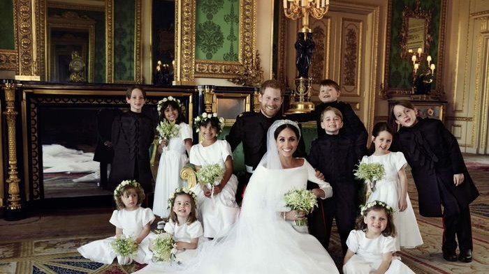 Perbedaan Mencolok Antara Foto Pernikahan Pangeran Harry-Meghan Markle dengan Kate dan William