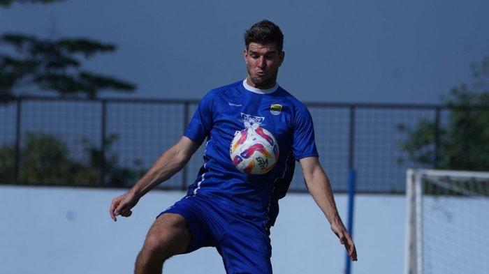 Bek Asing Persib Bandung Menatap Optimis Laga Perdana Liga 1 2024/2025