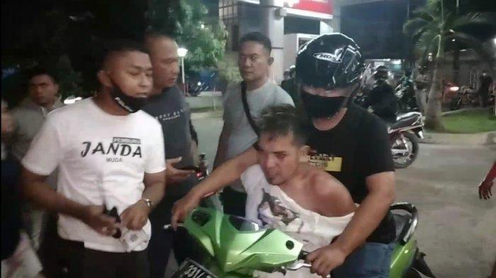 Maling di Jakarta Timur Nyaris Dibakar Massa Setelah Ketahuan Curi HP
