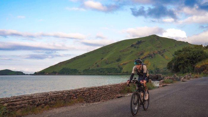 Pesepeda Ultra Asal Inggris Cetak Sejarah Gowes Selama 70 Jam di Ajang Lintang Flores